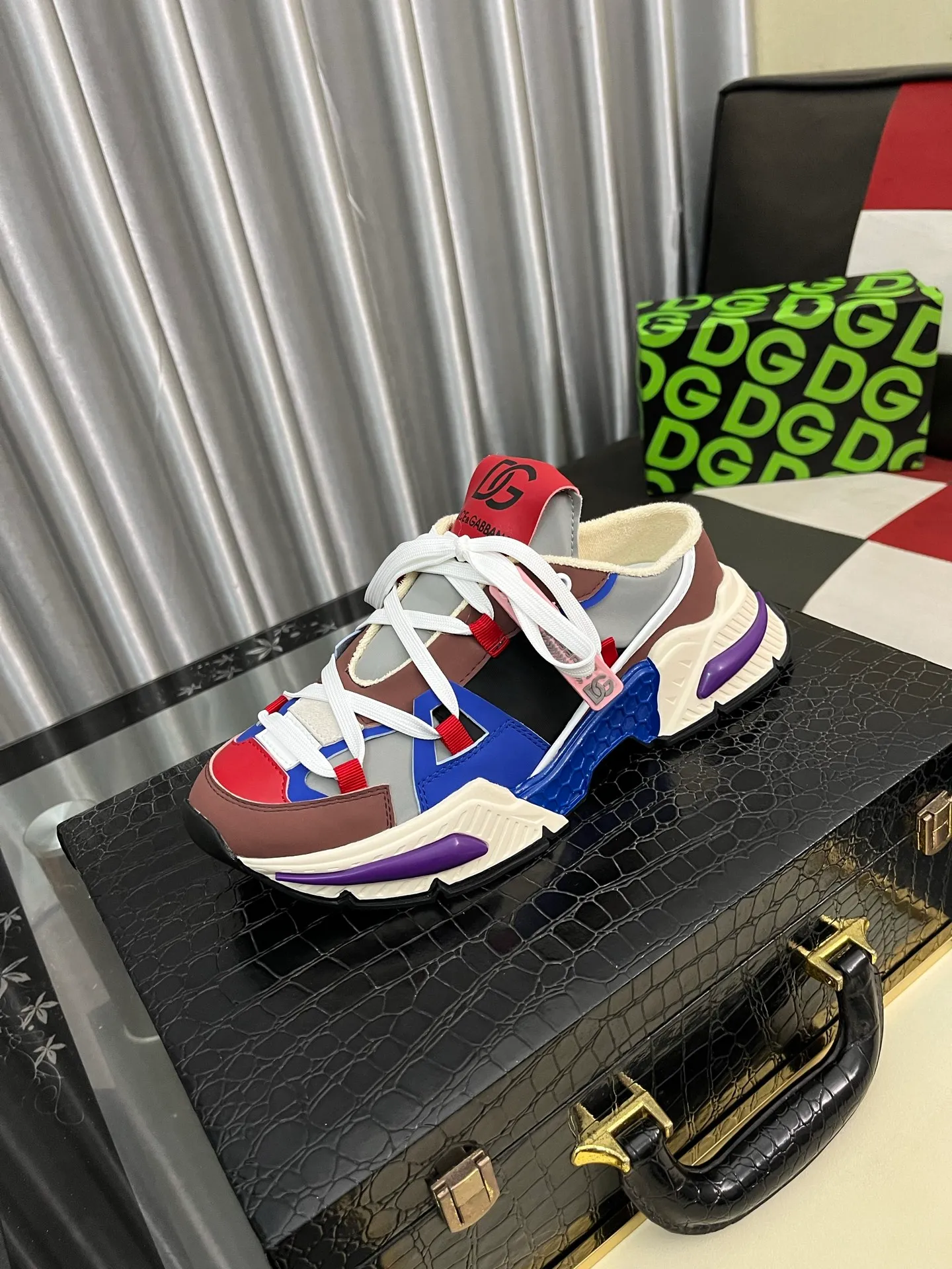 Men's shoes💰560⌚️⌚️【DG】Latest official website casual, men's shoes original quality imported cowhide➕Yangli [Proud] In terms of materials and workmanship, it beats all versions on the market💕Highest quality shipments. Real photos, imported fabrics highlight the unique charm of the brand😘The shoelaces are also original custom-made👻Classic lace-up shoes, very comfortable on the feet, size 36-46